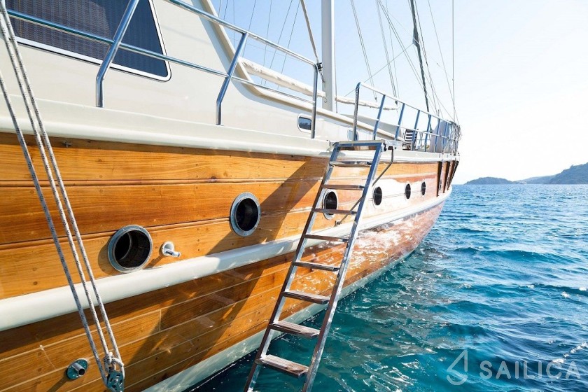 Gulet - Yacht Charter Sailica