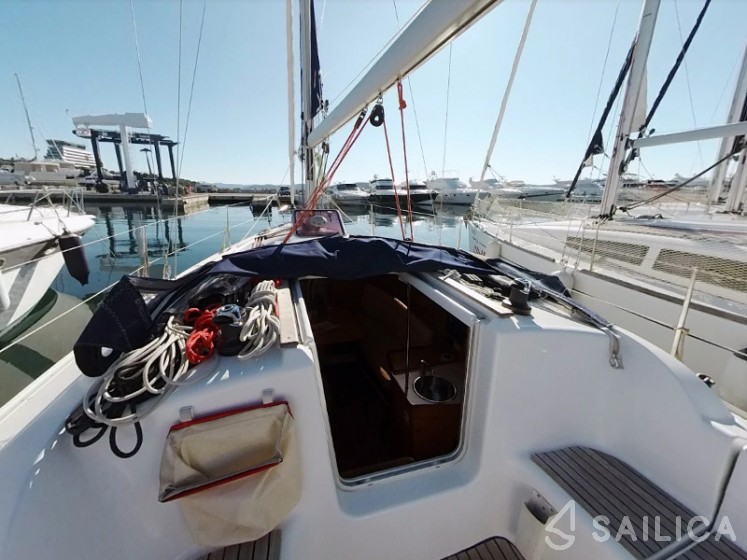 Sun Odyssey 32i - Yacht Charter Sailica