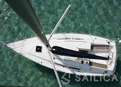 Sun Odyssey 32i - Yacht Charter Sailica