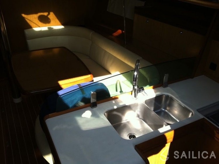 Sun Odyssey 42 i - Yacht Charter Sailica