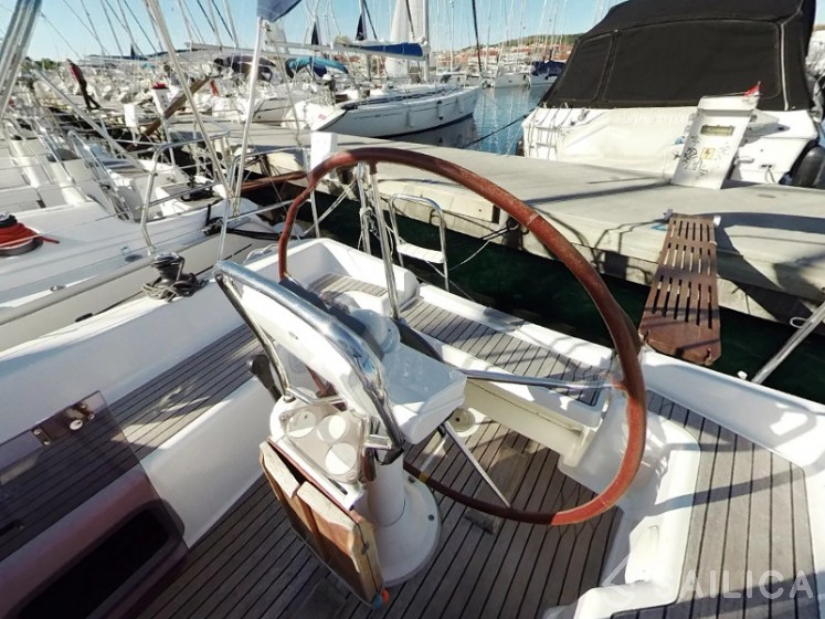 Sun Odyssey 30i - Yacht Charter Sailica