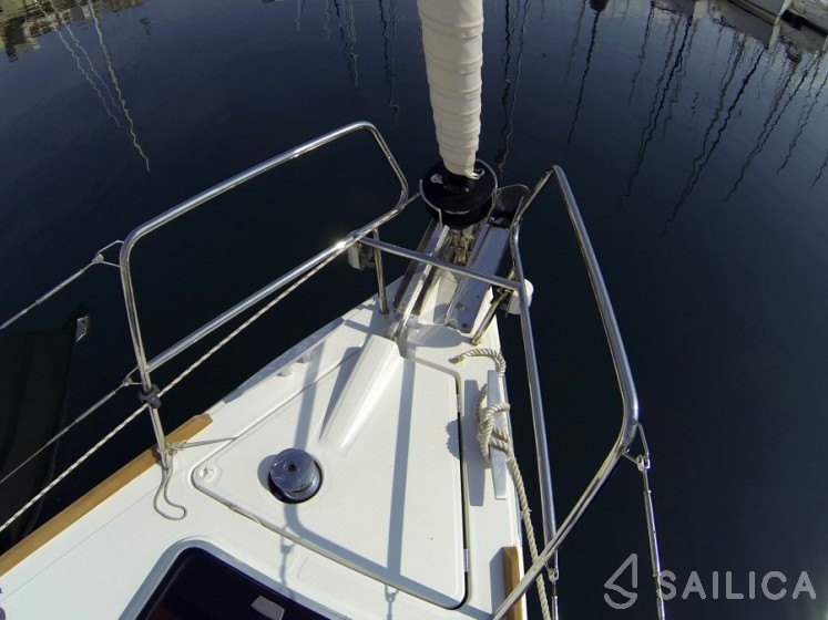 Oceanis 45 - Yacht Charter Sailica