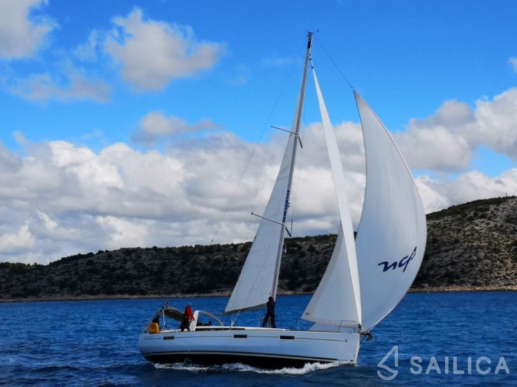 Oceanis 45 - Yacht Charter Sailica