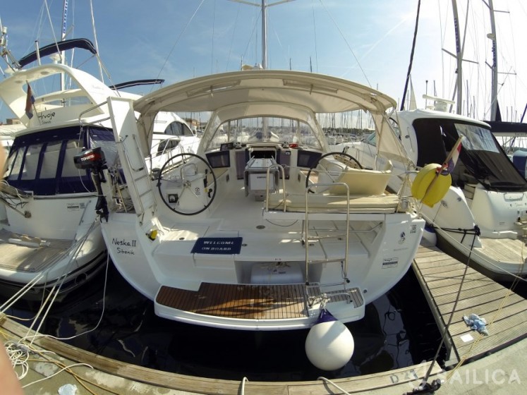 Oceanis 45 - Yacht Charter Sailica