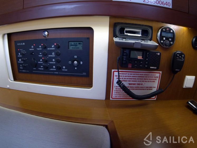 Oceanis 45 - Yacht Charter Sailica