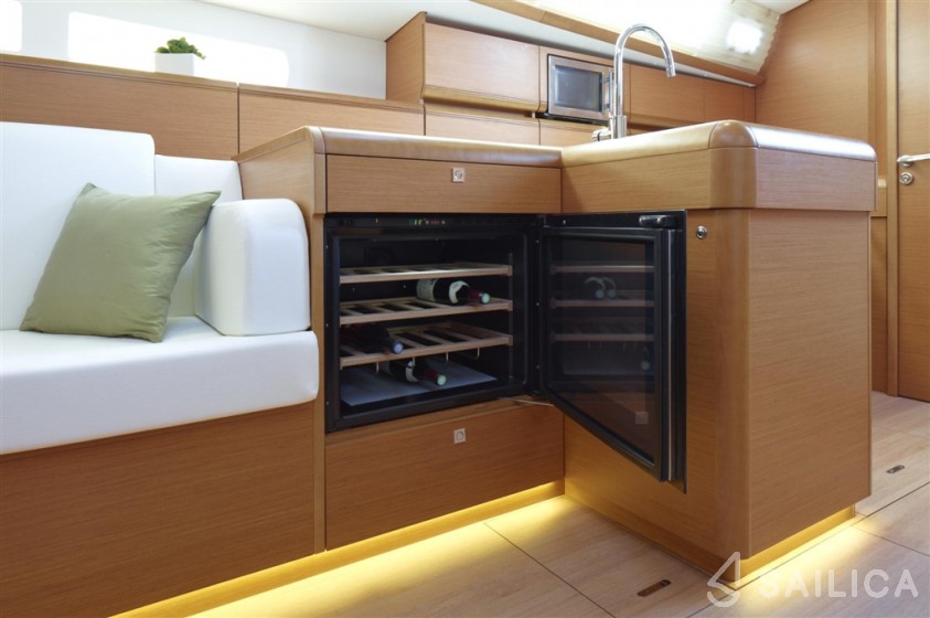 Sun Odyssey 509 - Yacht Charter Sailica
