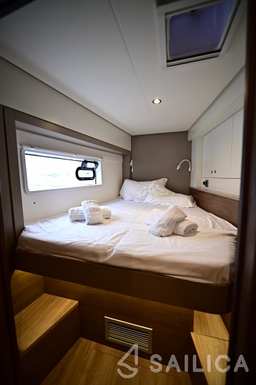 Bali 4.2 - Yacht Charter Sailica