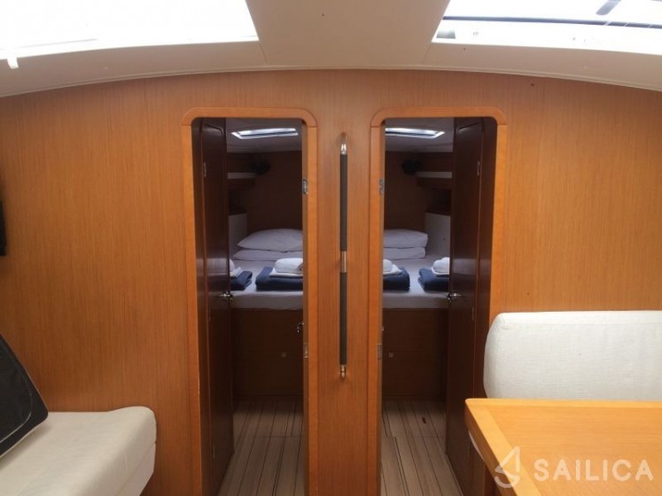 Jeanneau 53 - Yacht Charter Sailica