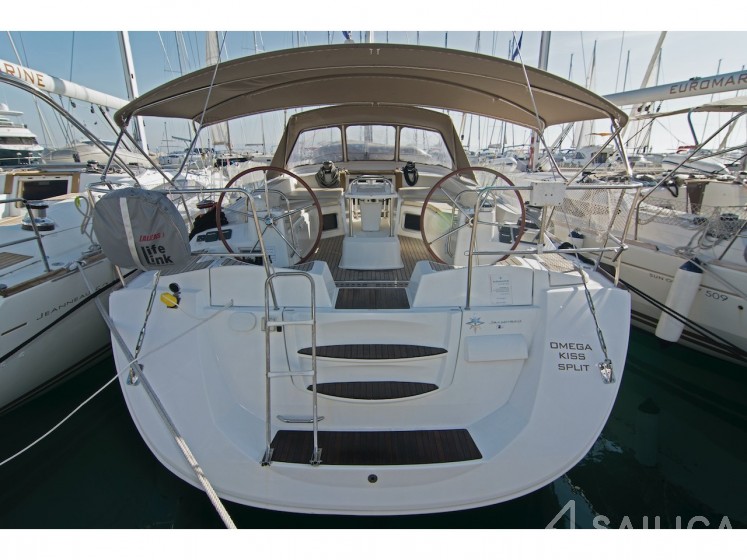 Jeanneau 53 - Yacht Charter Sailica