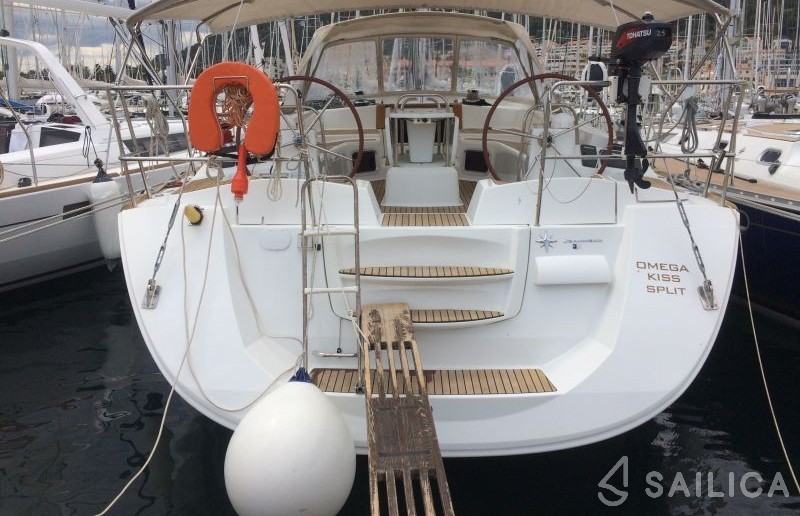 Jeanneau 53 - Yacht Charter Sailica