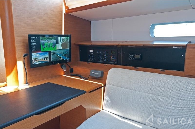 Sun Odyssey 509 - Yacht Charter Sailica