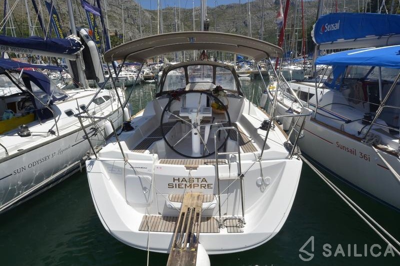 Sun Odyssey 33i - Yacht Charter Sailica