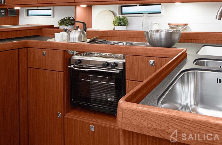 Bavaria 51 Cruiser - Yacht Charter Sailica