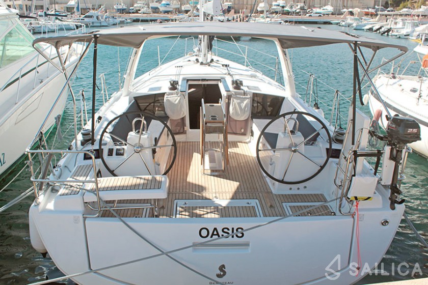 Oceanis 41.1 - Yacht Charter Sailica