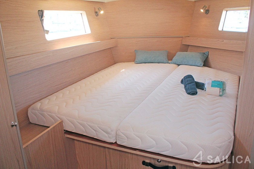Oceanis 41.1 - Yacht Charter Sailica