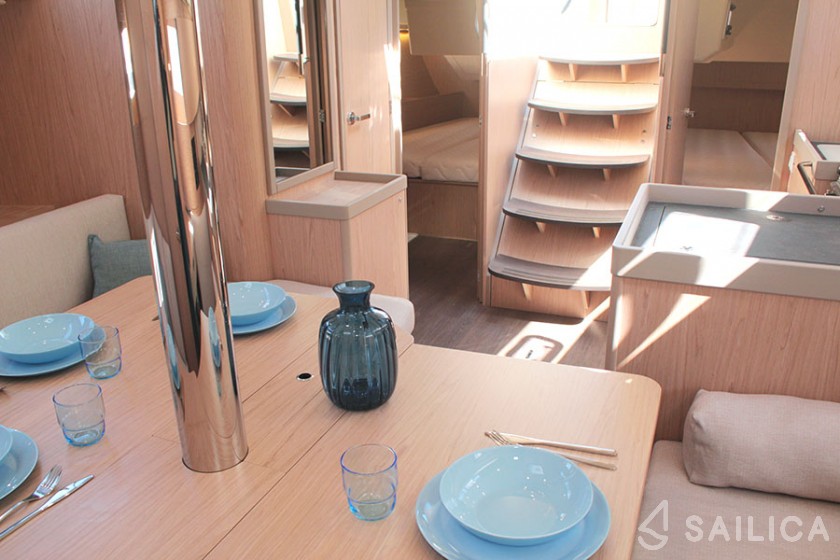 Oceanis 41.1 - Yacht Charter Sailica