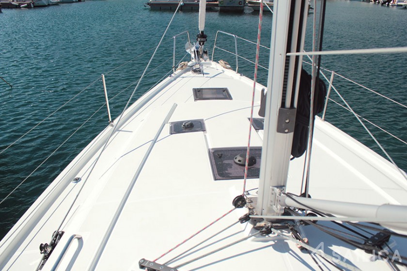 Oceanis 41.1 - Yacht Charter Sailica