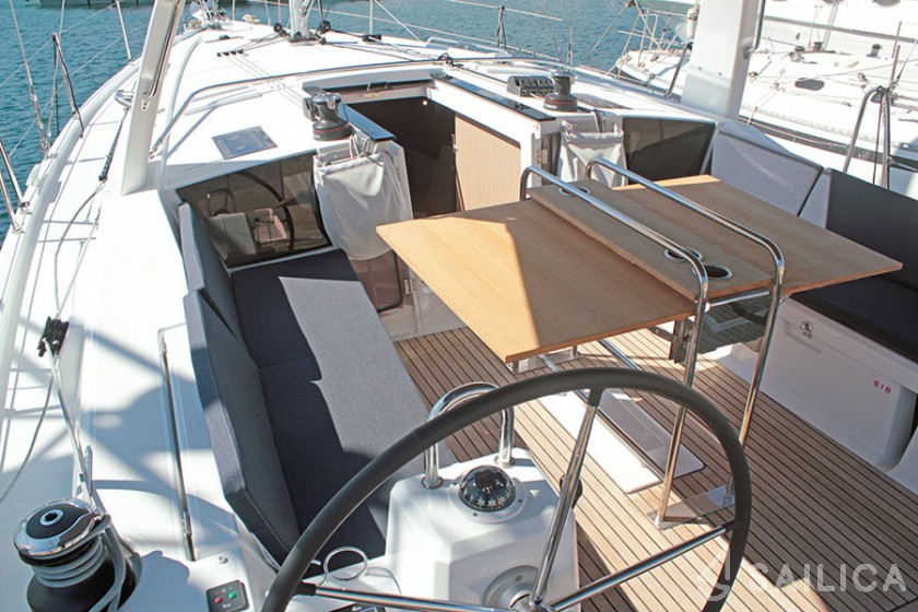 Oceanis 41.1 - Yacht Charter Sailica