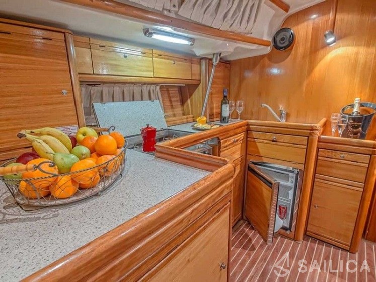 Bavaria 46 Cruiser - Yacht Charter Sailica