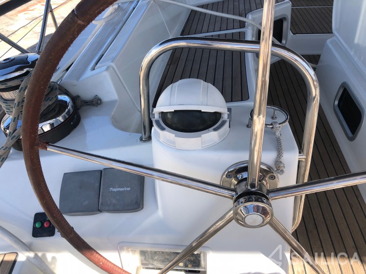 Jeanneau 53 - Yacht Charter Sailica