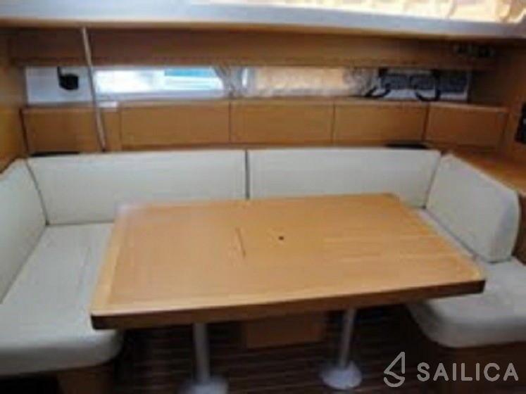 Jeanneau 53 - Yacht Charter Sailica