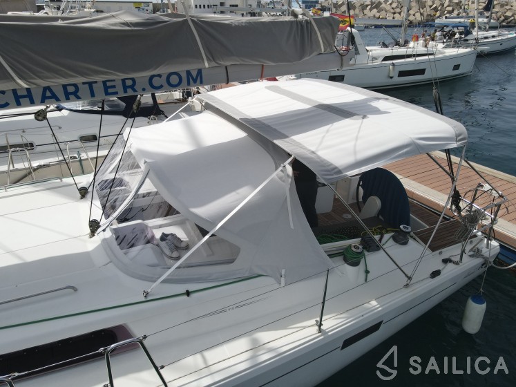 Hanse 415 - Yacht Charter Sailica