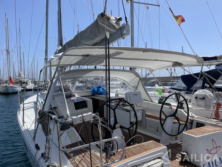 Hanse 415 - Yacht Charter Sailica