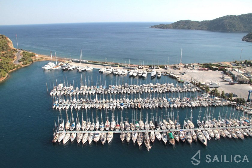 Sun Odyssey 410 - Yacht Charter Sailica