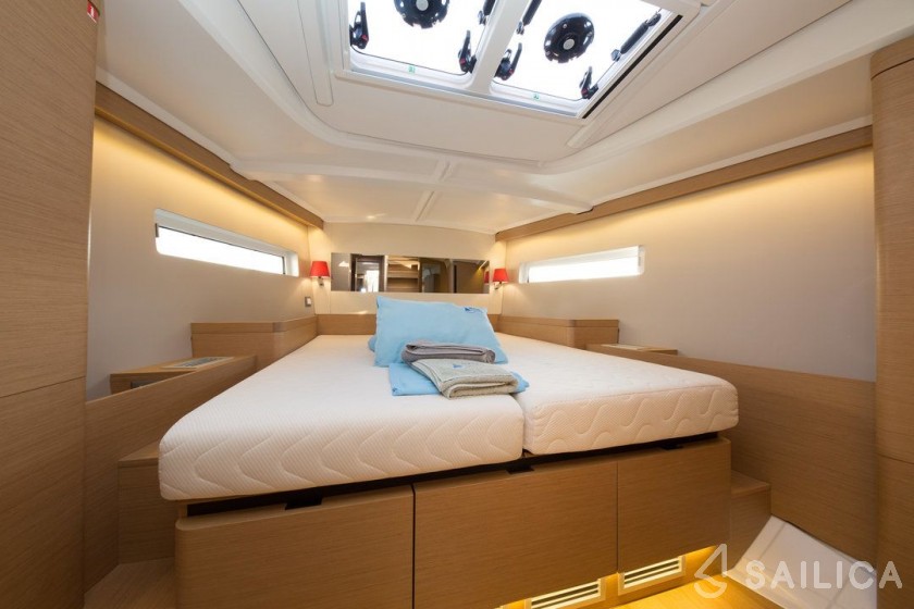 Sun Odyssey 490 - Yacht Charter Sailica