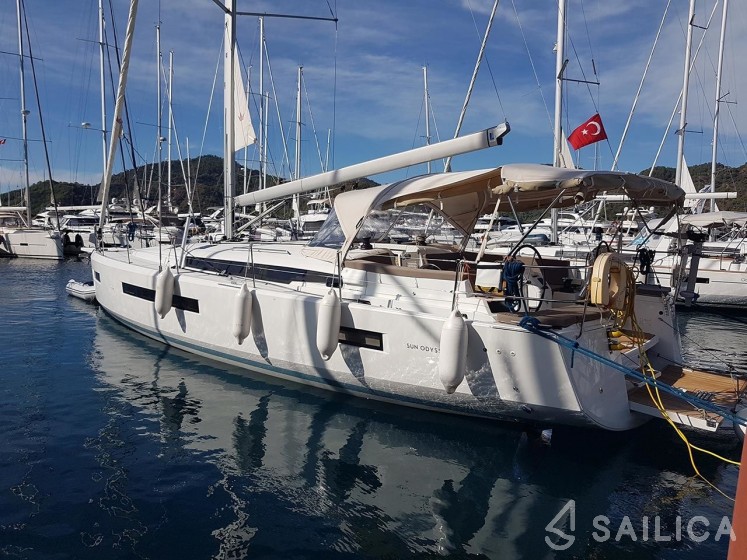 Sun Odyssey 490 - Yacht Charter Sailica