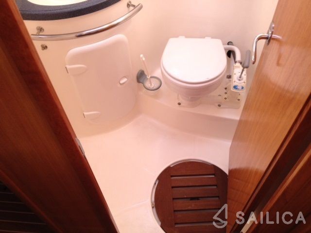 Bavaria 39 Cruiser - Yacht Charter Sailica