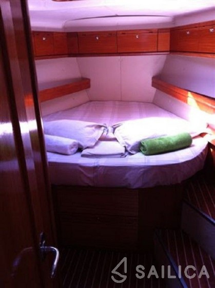 Bavaria 44 Vision - Yacht Charter Sailica