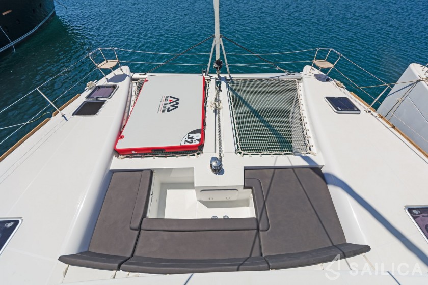 Lagoon 450  Flybridge - Yacht Charter Sailica