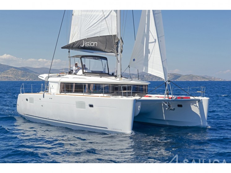 Lagoon 450  Flybridge - Yacht Charter Sailica