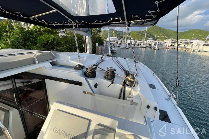 Astréa 42 - Yacht Charter Sailica