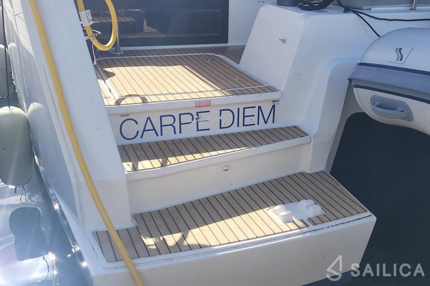Astréa 42 - Yacht Charter Sailica