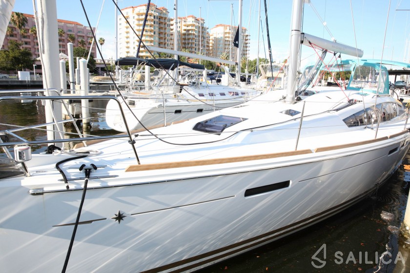 Sun Odyssey 44 - Yacht Charter Sailica