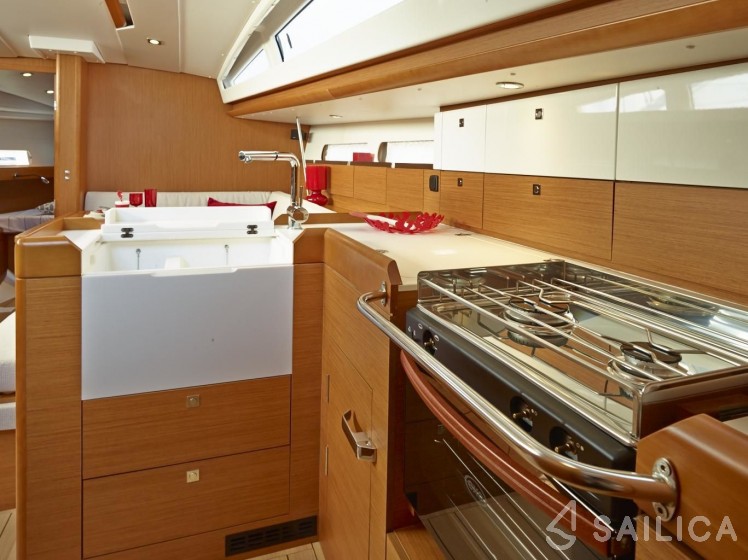 Sun Odyssey 44 - Yacht Charter Sailica