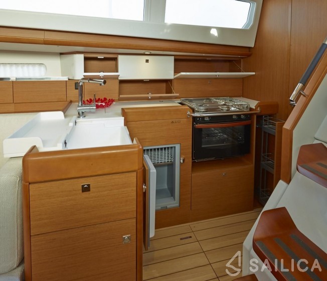 Sun Odyssey 44 - Yacht Charter Sailica