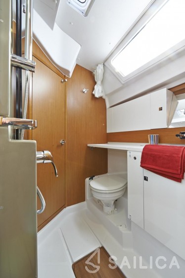 Sun Odyssey 44 - Yacht Charter Sailica