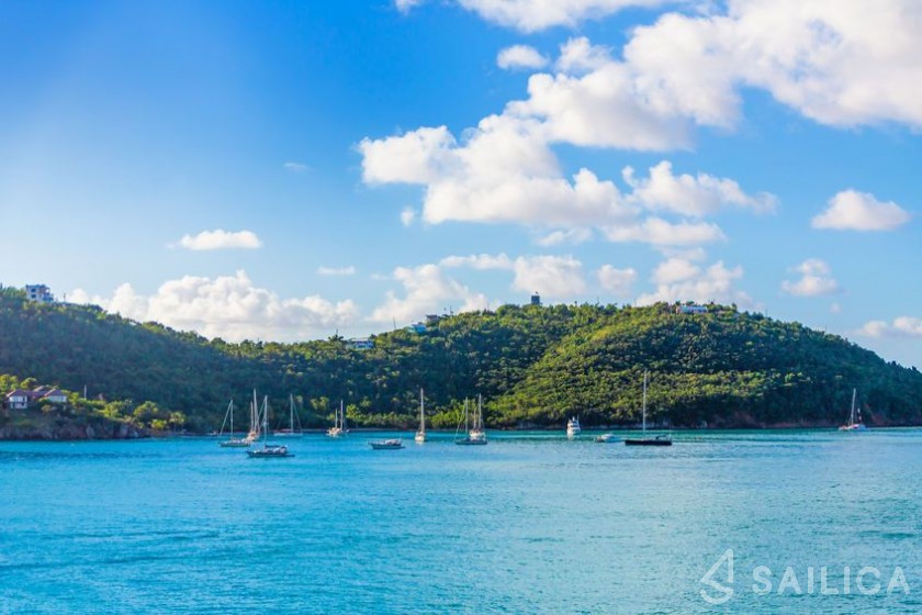 Lagoon 42 - Yacht Charter Sailica