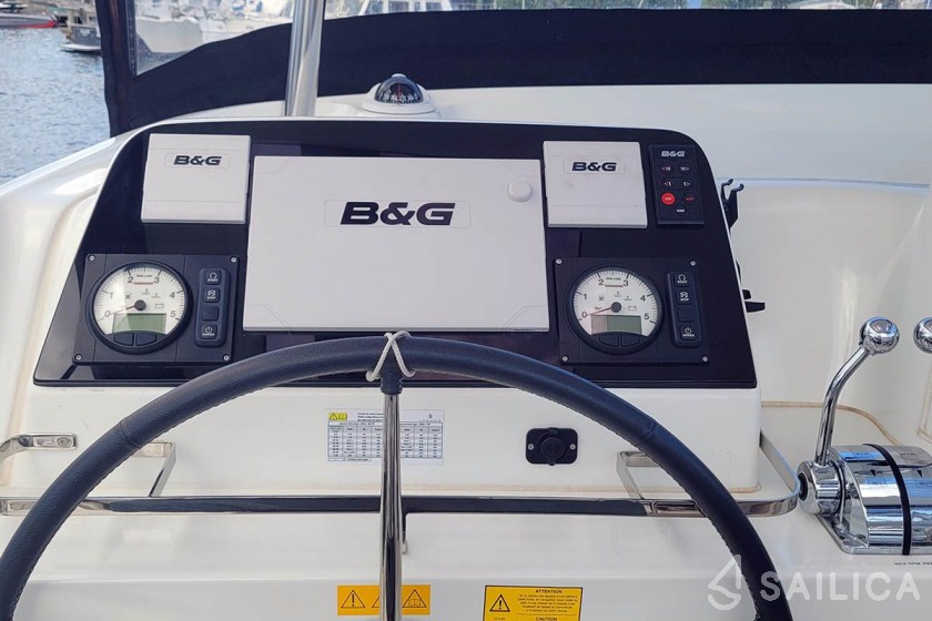 Lagoon 42 - Yacht Charter Sailica