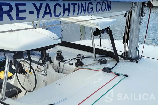 Lagoon 42 - Yacht Charter Sailica