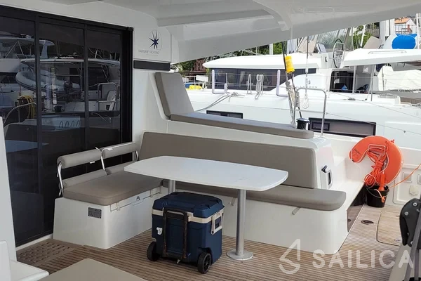 Lagoon 42 - Yacht Charter Sailica