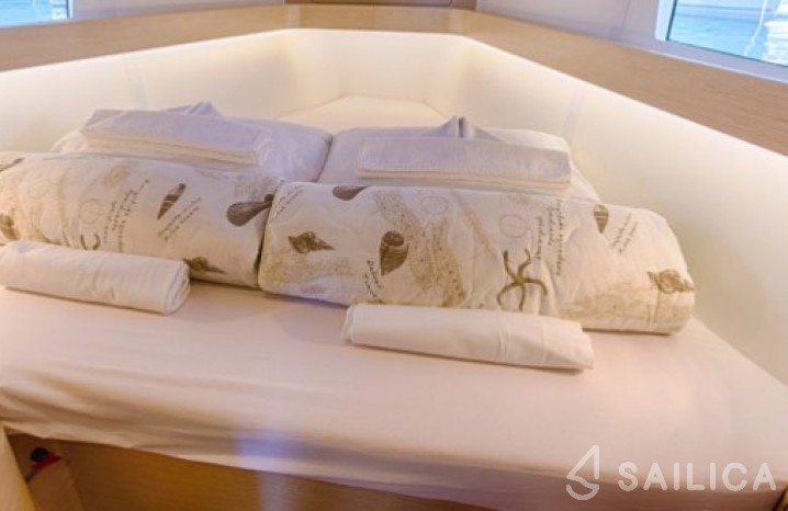 Elan 45 Impression - Yacht Charter Sailica