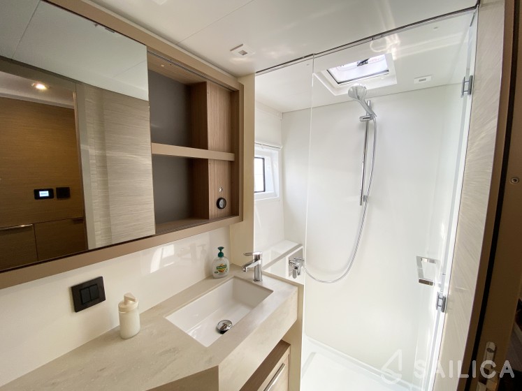 Lagoon 46  - Yacht Charter Sailica
