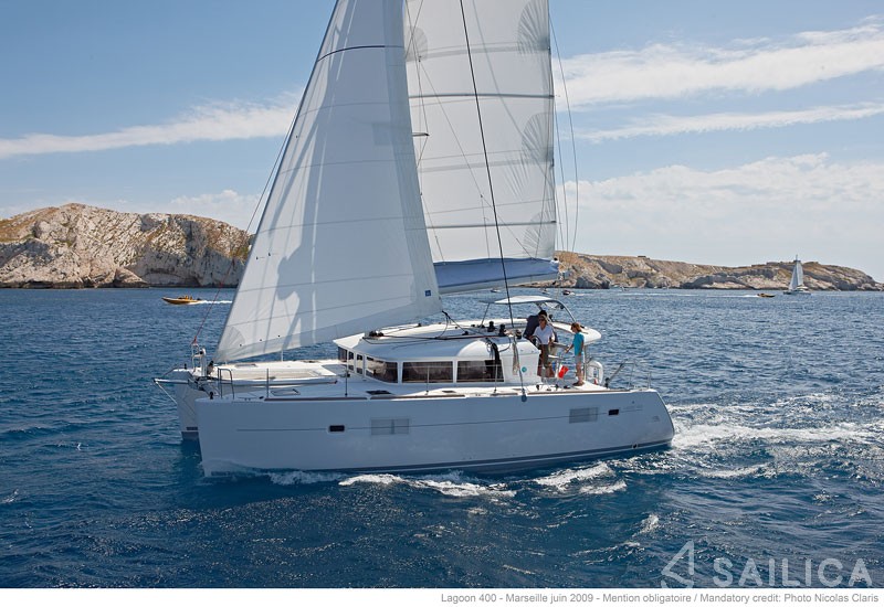 LAGOON 40 - Yacht Charter Sailica