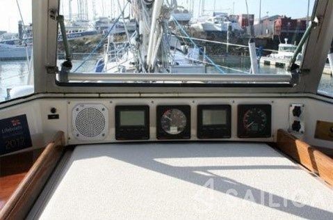 Hallberg Rassy 36 - Yacht Charter Sailica