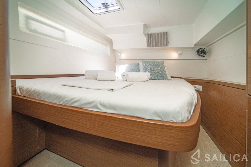 Lagoon 40 - Yacht Charter Sailica