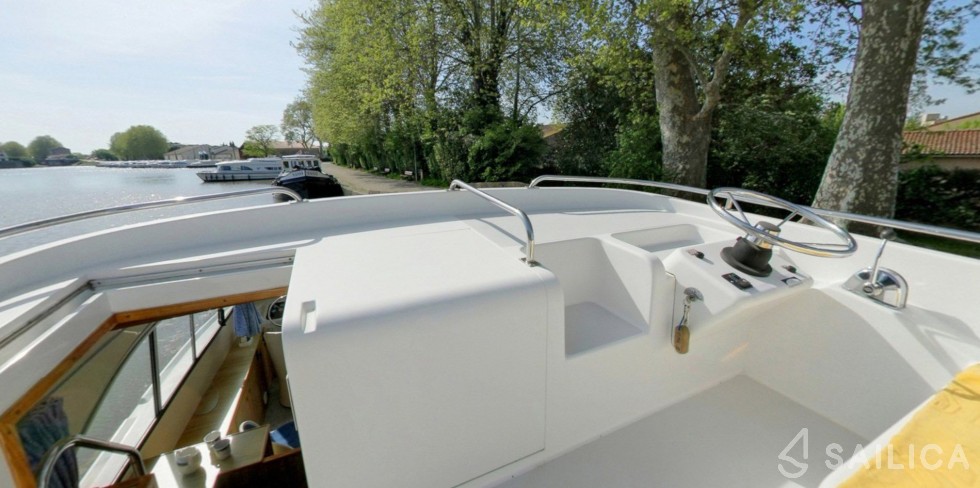 Le Boat Calypso - Yacht Charter Sailica